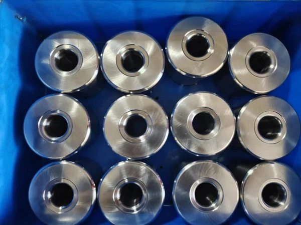 taper roller with a hole in the centre